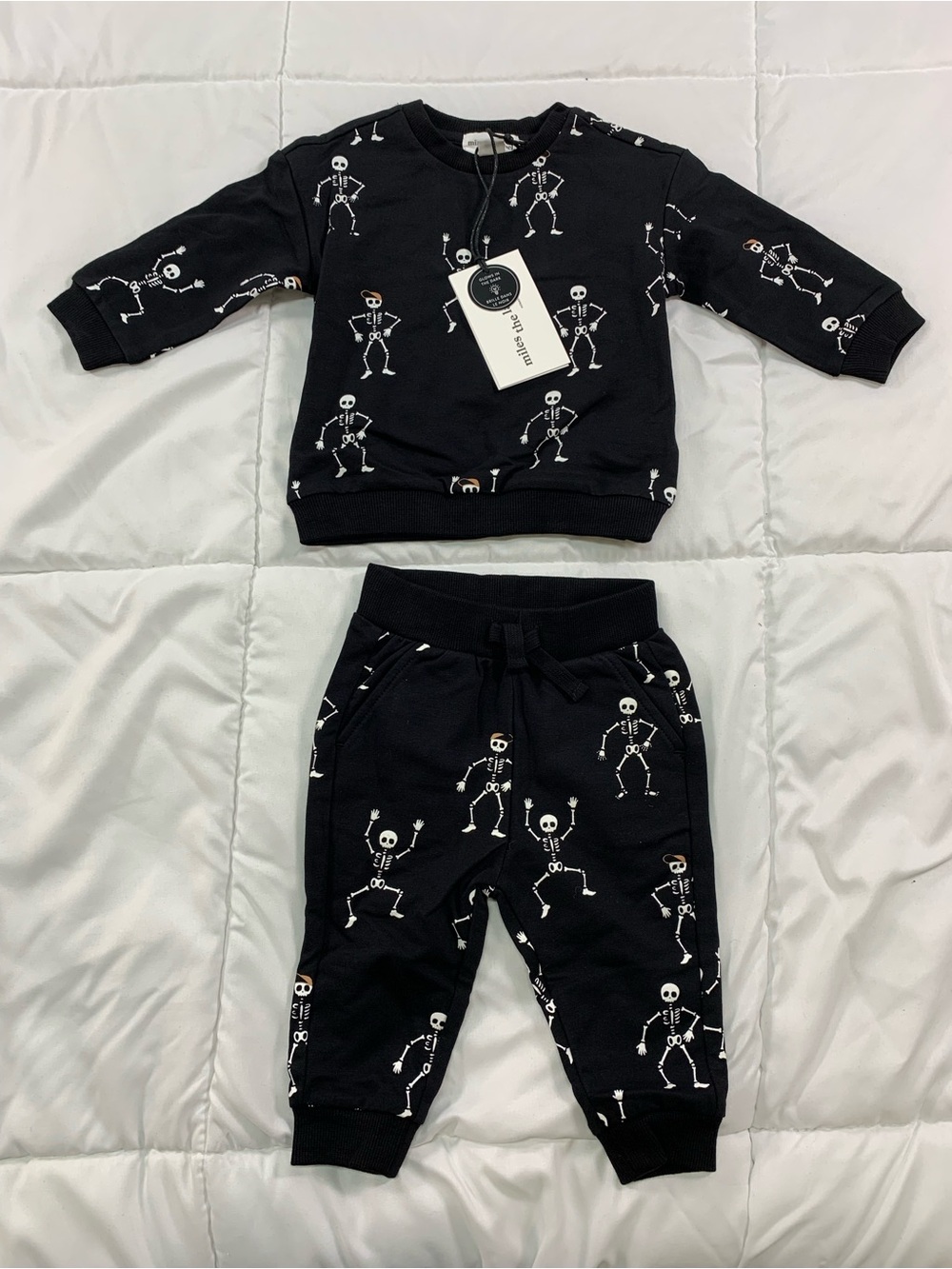 New miles the label skeleton sweater and pants set size 3M